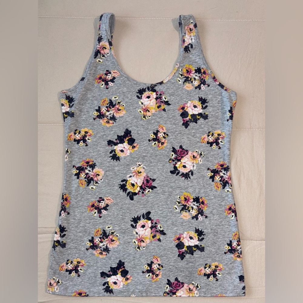 Maurices Floral on Gray Tank Top. (MED)